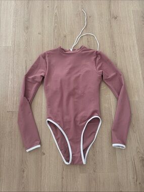 LainSnow Long-Sleeve One-Piece Swimsuit in Dusty Rose with White Trim
